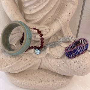 BUNDLE & SAVE with several items from my closet ✔️ A bevy of bracelets